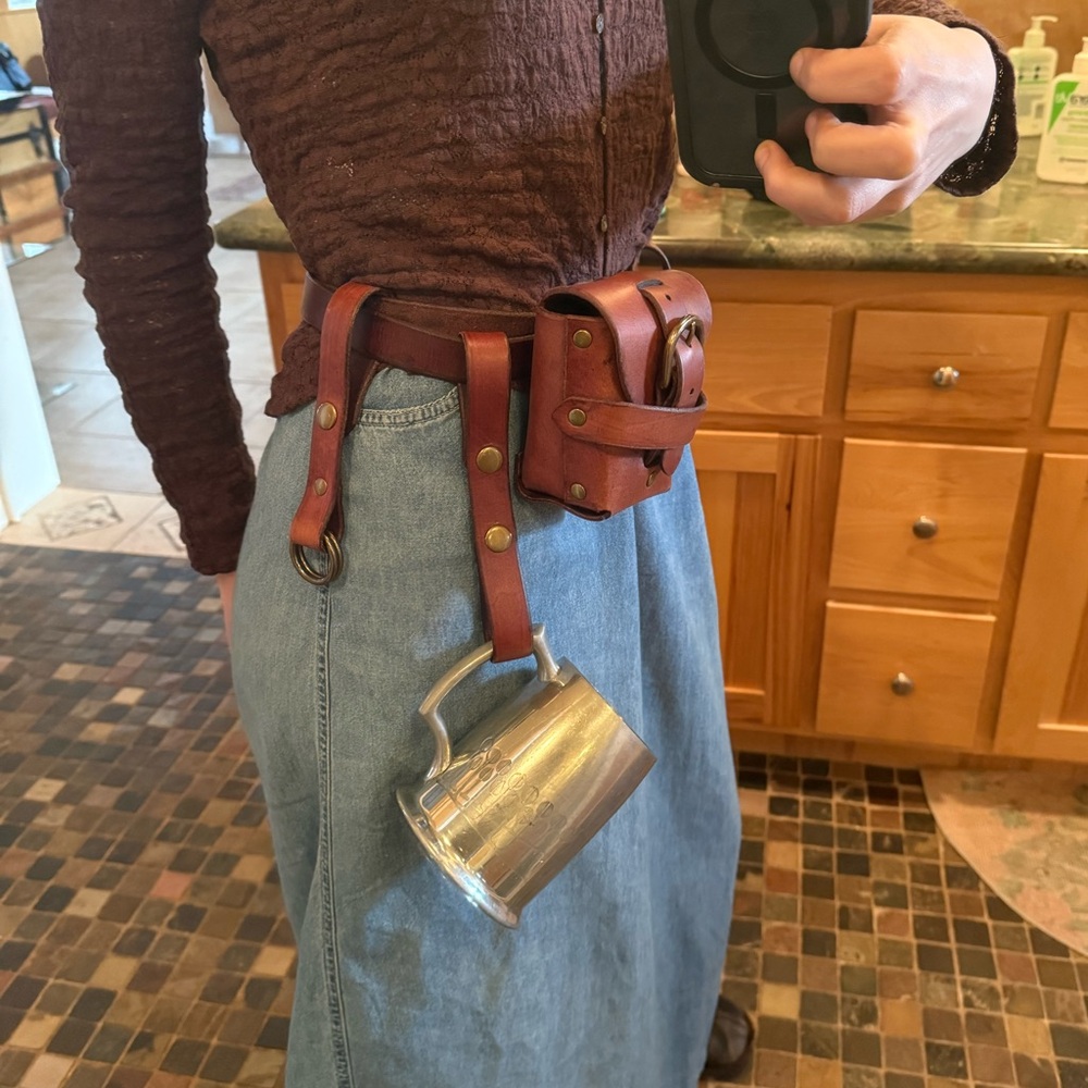 Handmade Renaissance Leather Waist Belt w Two Skirt Hikes/Tankard Holder/Pouch